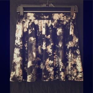 Silver and black mini skirt ! 🖤